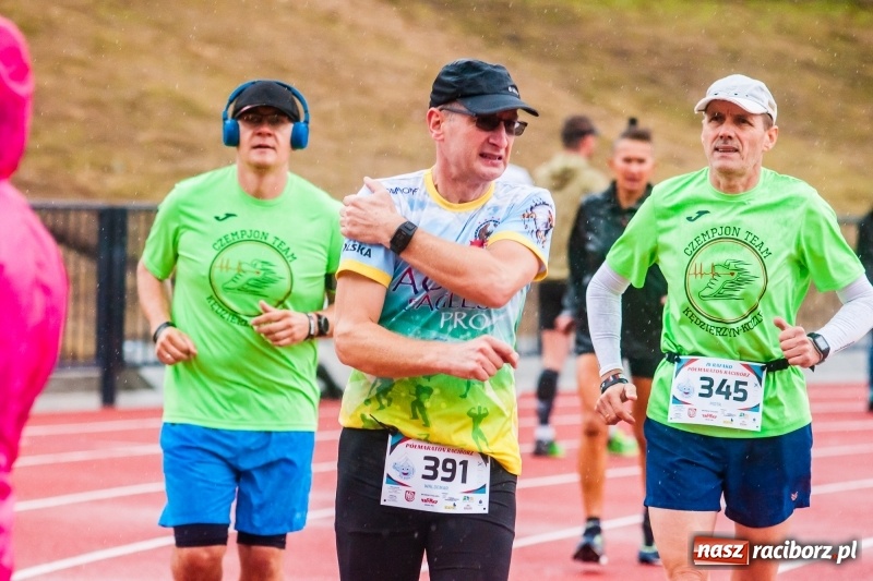 Zdjęcie w galerii na portalu naszraciborz.pl: V RAFAKO Półmaraton Racibórz - bramka otwarta wiadomości z regionu