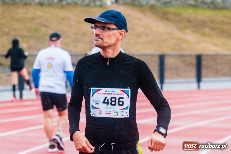 Zdjęcie w galerii na portalu naszraciborz.pl: V RAFAKO Półmaraton Racibórz - bramka otwarta wiadomości z regionu
