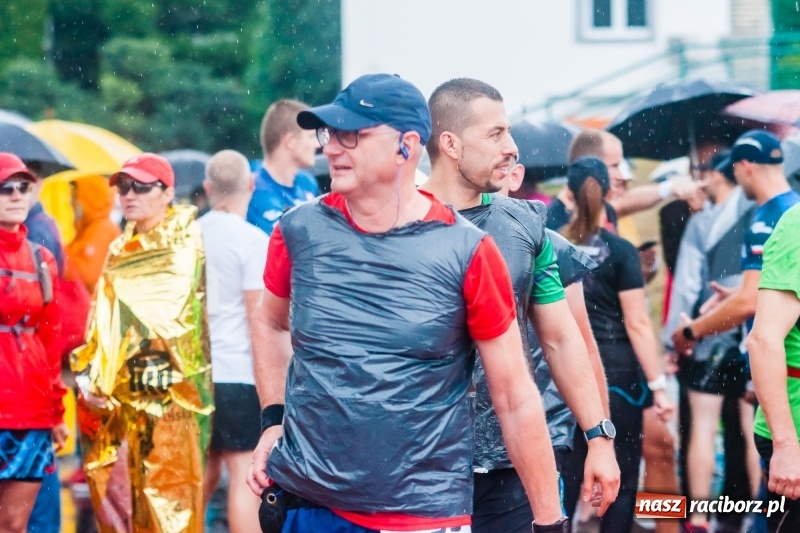 Zdjęcie w galerii na portalu naszraciborz.pl: V RAFAKO Półmaraton Racibórz - bramka otwarta wiadomości z regionu