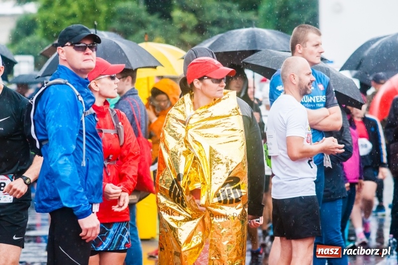 Zdjęcie w galerii na portalu naszraciborz.pl: V RAFAKO Półmaraton Racibórz - bramka otwarta wiadomości z regionu