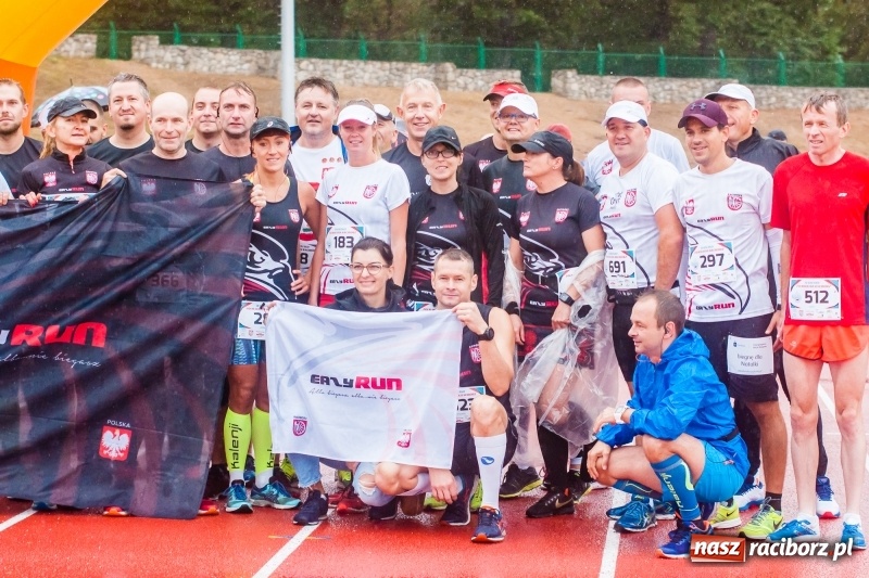 Zdjęcie w galerii na portalu naszraciborz.pl: V RAFAKO Półmaraton Racibórz - bramka otwarta wiadomości z regionu