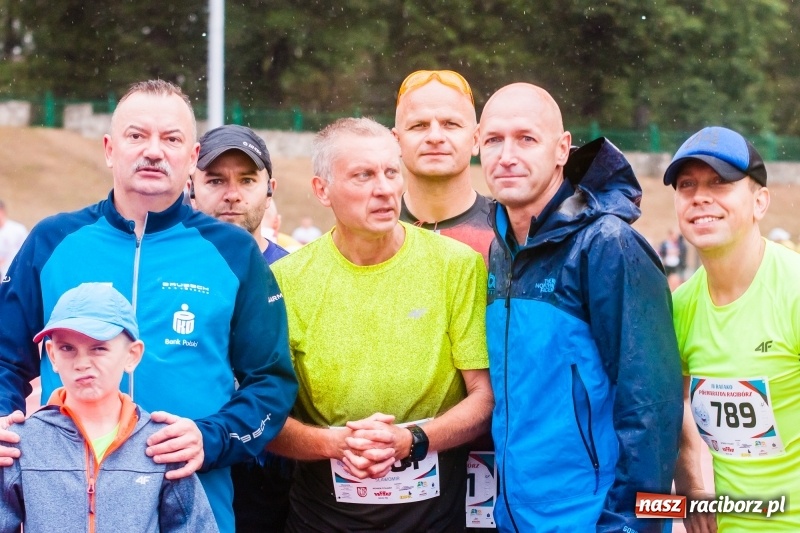 Zdjęcie w galerii na portalu naszraciborz.pl: V RAFAKO Półmaraton Racibórz - bramka otwarta wiadomości z regionu