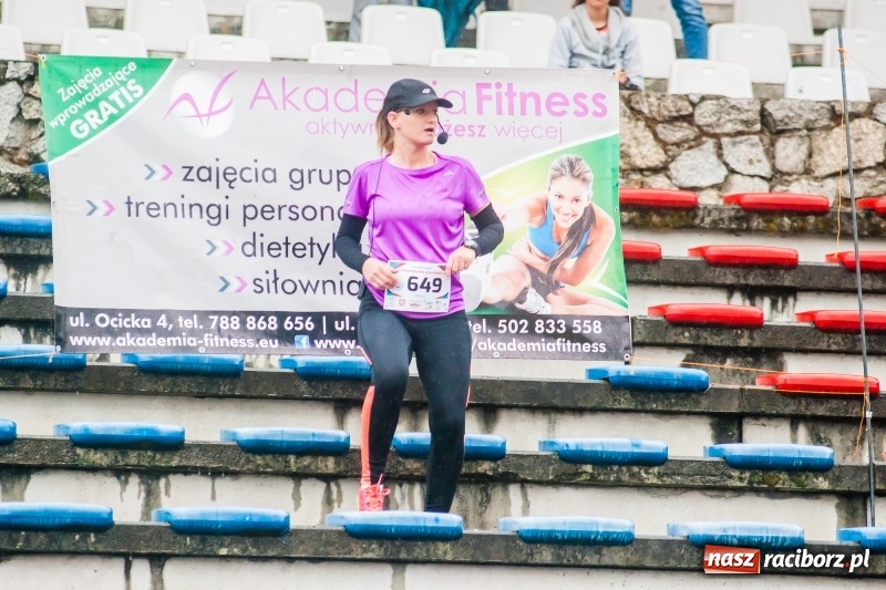 Zdjęcie w galerii na portalu naszraciborz.pl: V RAFAKO Półmaraton Racibórz - bramka otwarta wiadomości z regionu