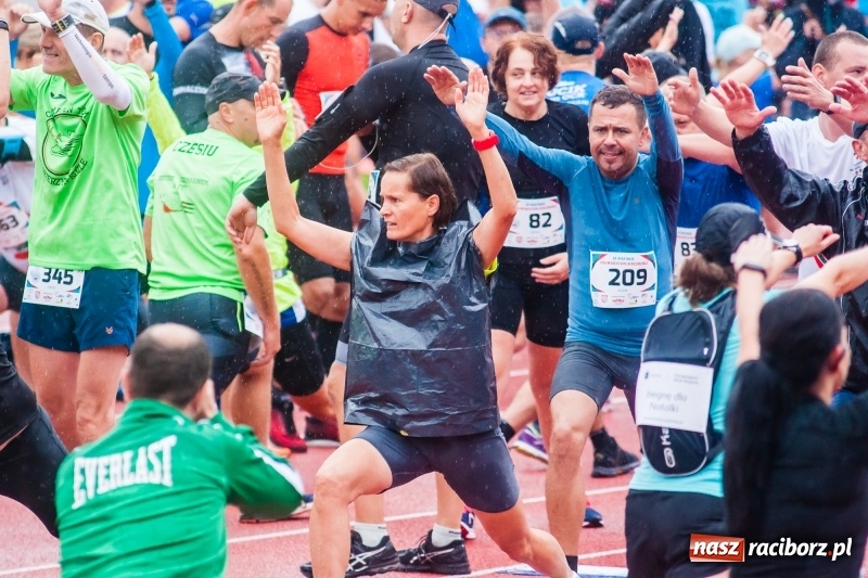 Zdjęcie w galerii na portalu naszraciborz.pl: V RAFAKO Półmaraton Racibórz - bramka otwarta wiadomości z regionu