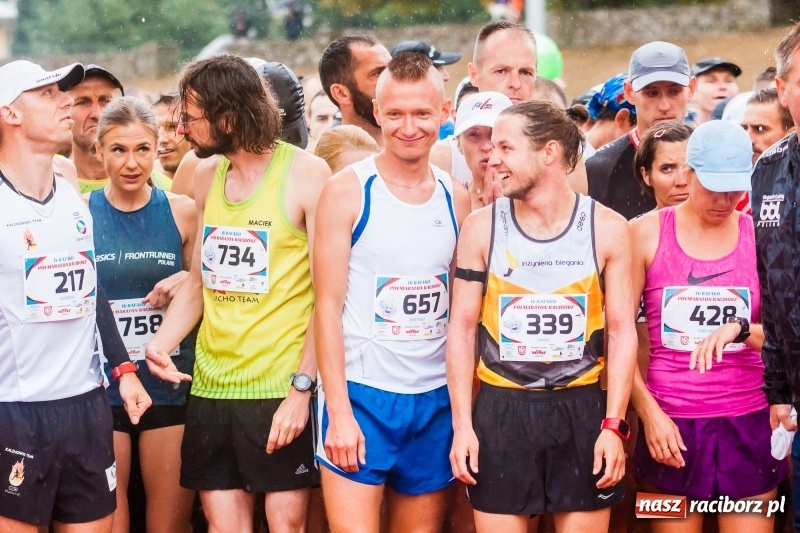 Zdjęcie w galerii na portalu naszraciborz.pl: V RAFAKO Półmaraton Racibórz - bramka otwarta wiadomości z regionu