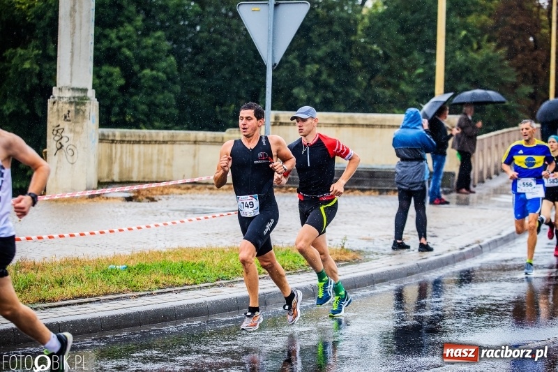 Zdjęcie w galerii na portalu naszraciborz.pl: V RAFAKO Półmaraton Racibórz - bramka otwarta wiadomości z regionu