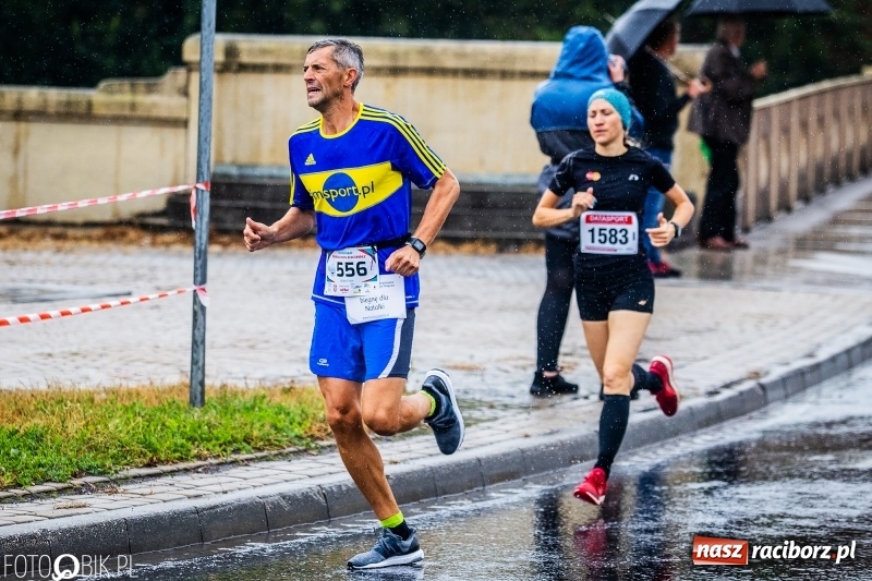 Zdjęcie w galerii na portalu naszraciborz.pl: V RAFAKO Półmaraton Racibórz - bramka otwarta wiadomości z regionu