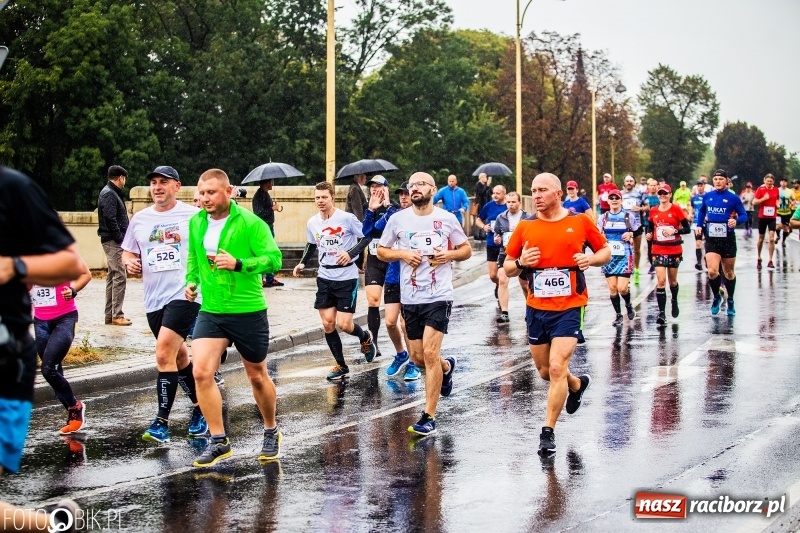 Zdjęcie w galerii na portalu naszraciborz.pl: V RAFAKO Półmaraton Racibórz - bramka otwarta wiadomości z regionu
