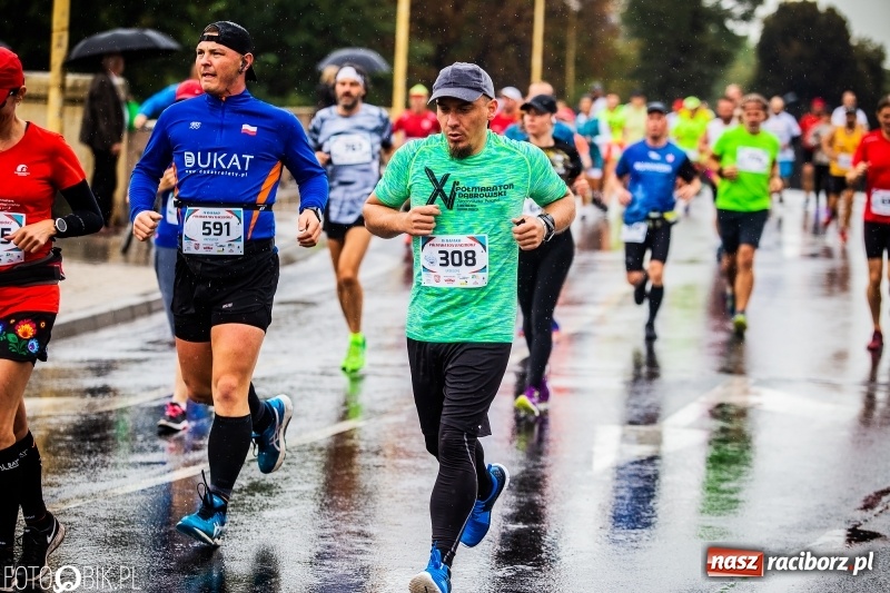 Zdjęcie w galerii na portalu naszraciborz.pl: V RAFAKO Półmaraton Racibórz - bramka otwarta wiadomości z regionu