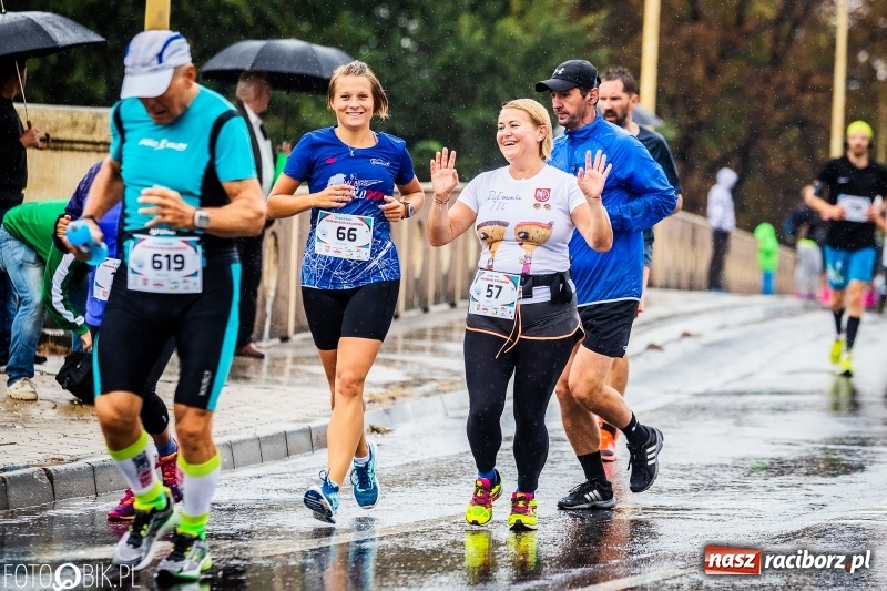Zdjęcie w galerii na portalu naszraciborz.pl: V RAFAKO Półmaraton Racibórz - bramka otwarta wiadomości z regionu