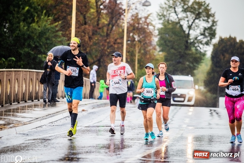 Zdjęcie w galerii na portalu naszraciborz.pl: V RAFAKO Półmaraton Racibórz - bramka otwarta wiadomości z regionu