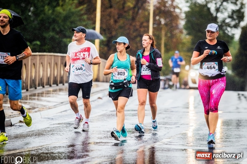 Zdjęcie w galerii na portalu naszraciborz.pl: V RAFAKO Półmaraton Racibórz - bramka otwarta wiadomości z regionu