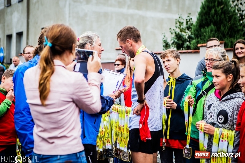 Zdjęcie w galerii na portalu naszraciborz.pl: V RAFAKO Półmaraton Racibórz - bramka otwarta wiadomości z regionu