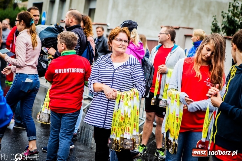 Zdjęcie w galerii na portalu naszraciborz.pl: V RAFAKO Półmaraton Racibórz - bramka otwarta wiadomości z regionu