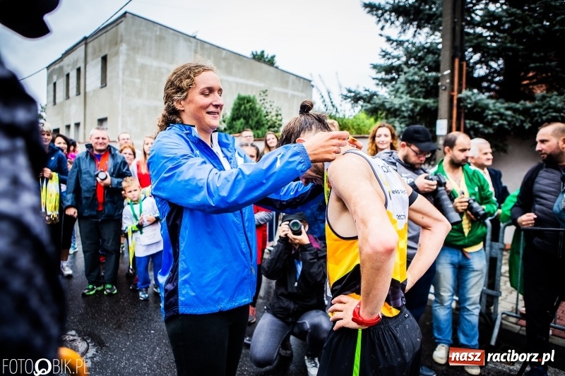 Zdjęcie w galerii na portalu naszraciborz.pl: V RAFAKO Półmaraton Racibórz - bramka otwarta wiadomości z regionu