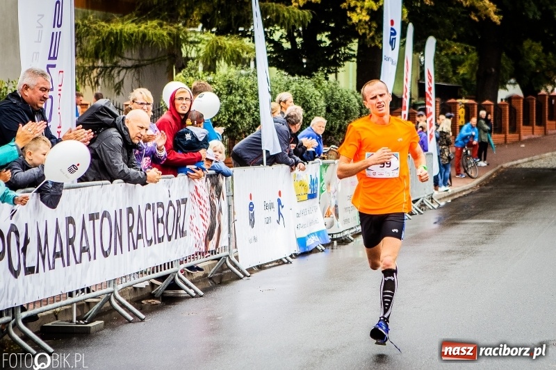 Zdjęcie w galerii na portalu naszraciborz.pl: V RAFAKO Półmaraton Racibórz - bramka otwarta wiadomości z regionu