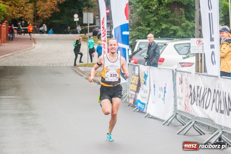Zdjęcie w galerii na portalu naszraciborz.pl: V RAFAKO Półmaraton Racibórz - bramka otwarta wiadomości z regionu