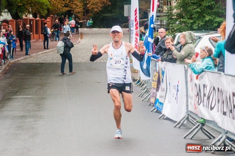 Zdjęcie w galerii na portalu naszraciborz.pl: V RAFAKO Półmaraton Racibórz - bramka otwarta wiadomości z regionu