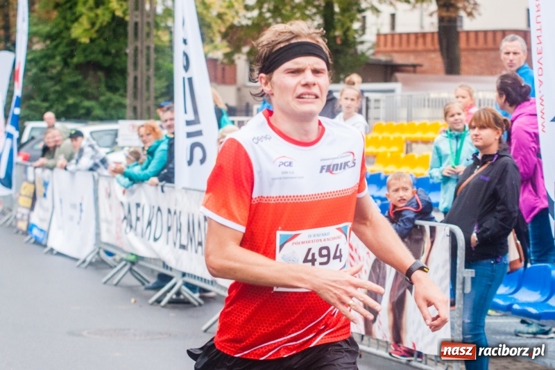Zdjęcie w galerii na portalu naszraciborz.pl: V RAFAKO Półmaraton Racibórz - bramka otwarta wiadomości z regionu