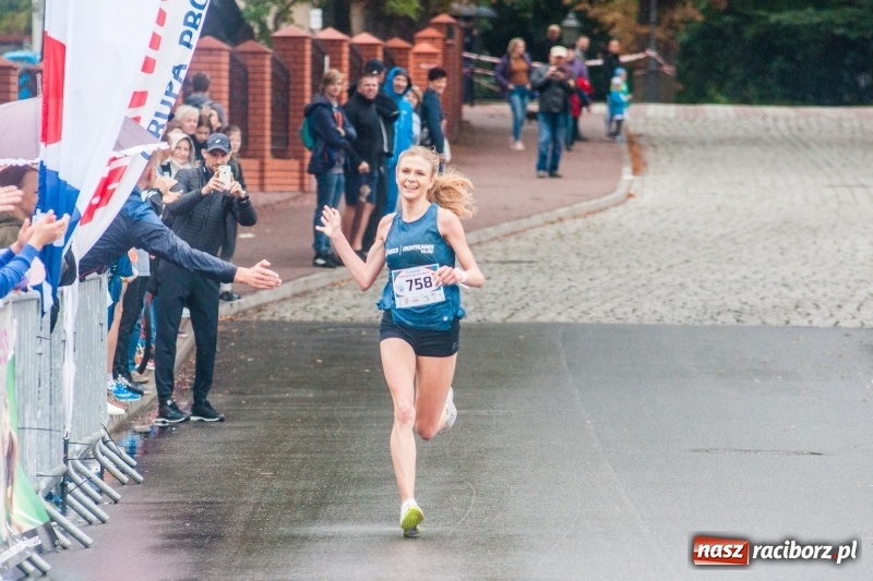 Zdjęcie w galerii na portalu naszraciborz.pl: V RAFAKO Półmaraton Racibórz - bramka otwarta wiadomości z regionu