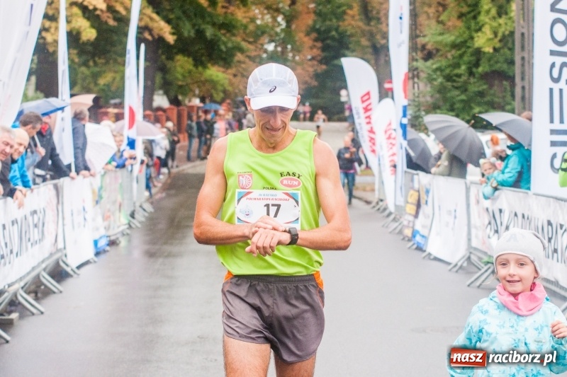 Zdjęcie w galerii na portalu naszraciborz.pl: V RAFAKO Półmaraton Racibórz - bramka otwarta wiadomości z regionu