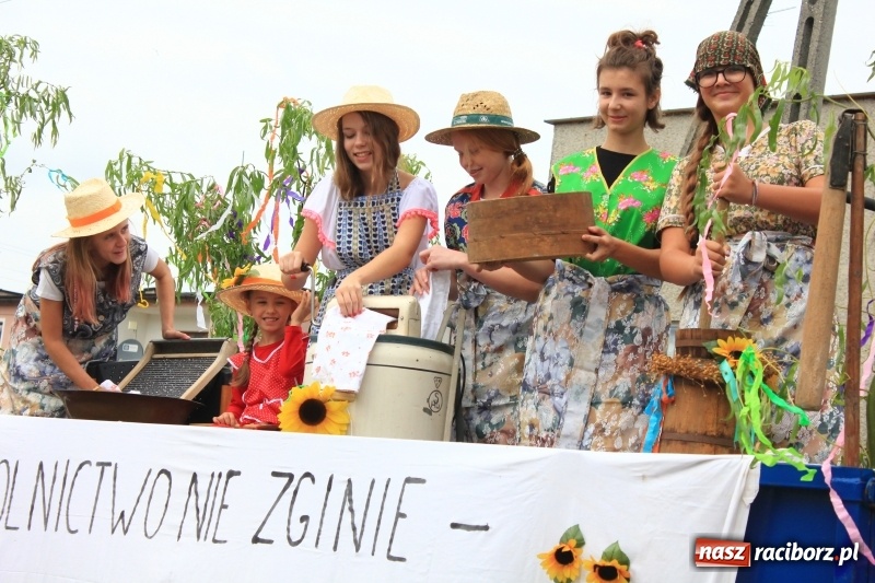 Zdjęcie w galerii na portalu naszraciborz.pl: Owsiszcze dziękują za plony wiadomości z regionu