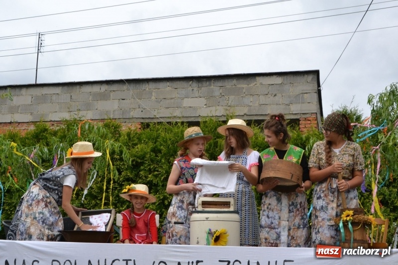 Zdjęcie w galerii na portalu naszraciborz.pl: Owsiszcze dziękują za plony wiadomości z regionu