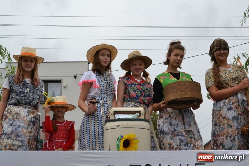 Zdjęcie w galerii na portalu naszraciborz.pl: Owsiszcze dziękują za plony wiadomości z regionu