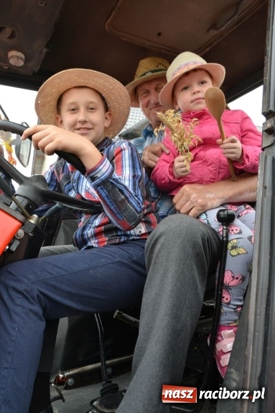 Zdjęcie w galerii na portalu naszraciborz.pl: Owsiszcze dziękują za plony wiadomości z regionu