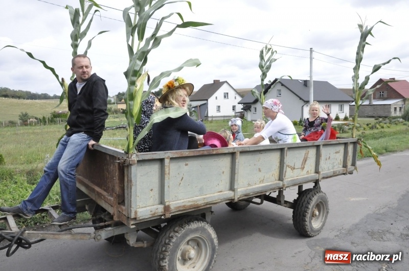 Zdjęcie w galerii na portalu naszraciborz.pl: Dożynki w Krowiarkach. Dziękczynnie i rekreacyjnie wiadomości z regionu