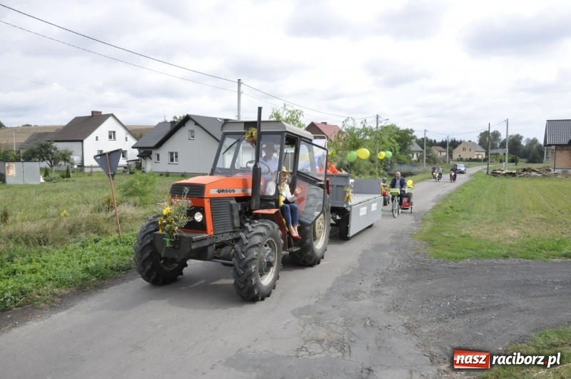 Zdjęcie w galerii na portalu naszraciborz.pl: Dożynki w Krowiarkach. Dziękczynnie i rekreacyjnie wiadomości z regionu