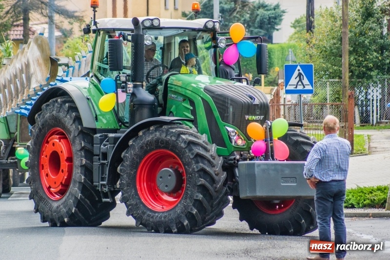 Zdjęcie w galerii na portalu naszraciborz.pl: Dożynki w Krowiarkach. Dziękczynnie i rekreacyjnie wiadomości z regionu