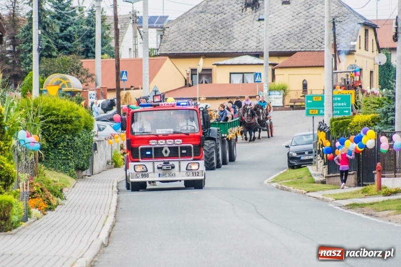 Zdjęcie w galerii na portalu naszraciborz.pl: Dożynki w Krowiarkach. Dziękczynnie i rekreacyjnie wiadomości z regionu