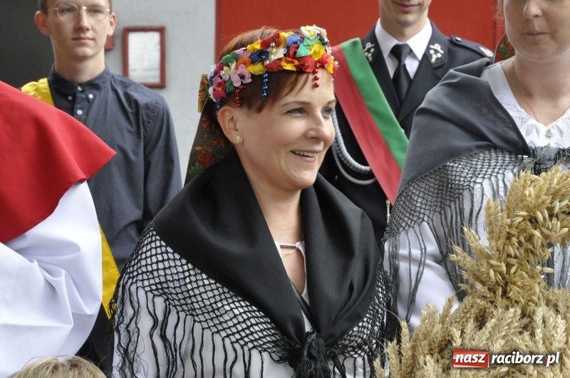 Zdjęcie w galerii na portalu naszraciborz.pl: Dożynki w Żerdzinach. Po proboszcza wysłali bryczkę do Cyprzanowa wiadomości z regionu