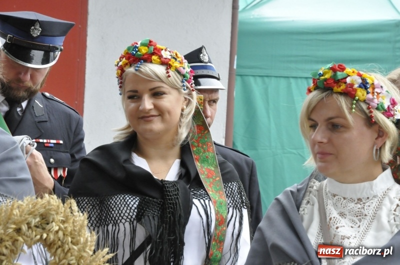 Zdjęcie w galerii na portalu naszraciborz.pl: Dożynki w Żerdzinach. Po proboszcza wysłali bryczkę do Cyprzanowa wiadomości z regionu
