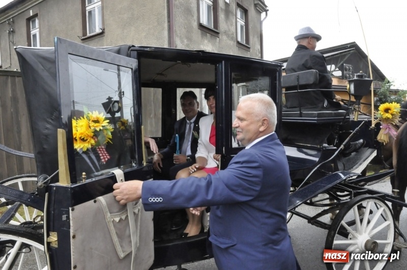 Zdjęcie w galerii na portalu naszraciborz.pl: Dożynki w Żerdzinach. Po proboszcza wysłali bryczkę do Cyprzanowa wiadomości z regionu