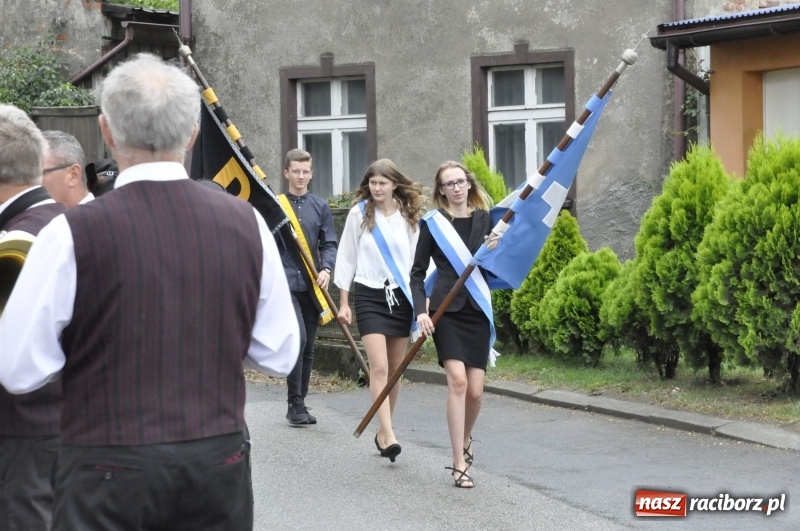 Zdjęcie w galerii na portalu naszraciborz.pl: Dożynki w Żerdzinach. Po proboszcza wysłali bryczkę do Cyprzanowa wiadomości z regionu
