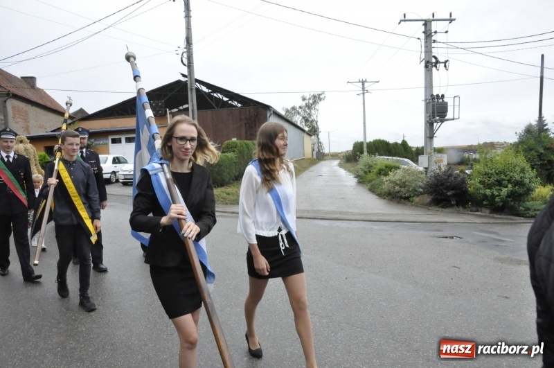 Zdjęcie w galerii na portalu naszraciborz.pl: Dożynki w Żerdzinach. Po proboszcza wysłali bryczkę do Cyprzanowa wiadomości z regionu