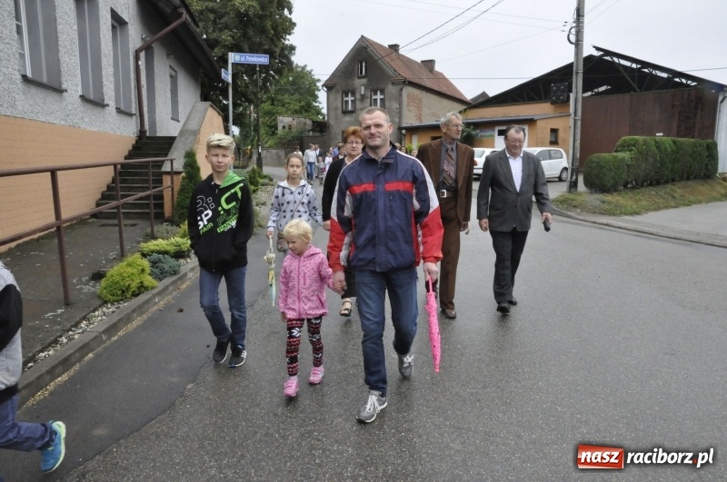 Zdjęcie w galerii na portalu naszraciborz.pl: Dożynki w Żerdzinach. Po proboszcza wysłali bryczkę do Cyprzanowa wiadomości z regionu