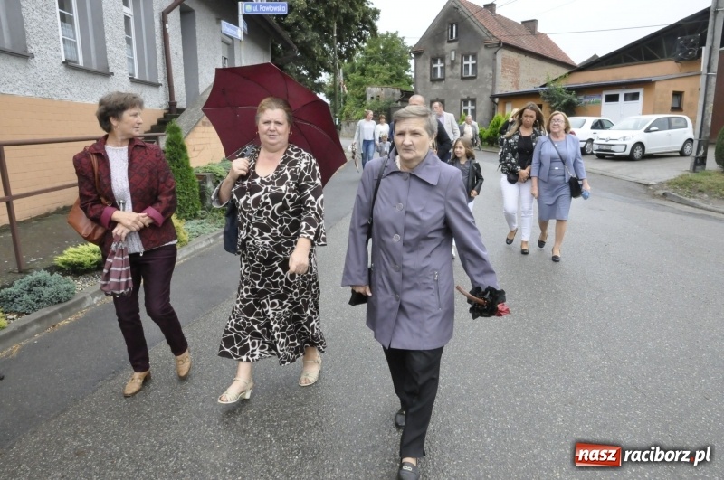 Zdjęcie w galerii na portalu naszraciborz.pl: Dożynki w Żerdzinach. Po proboszcza wysłali bryczkę do Cyprzanowa wiadomości z regionu