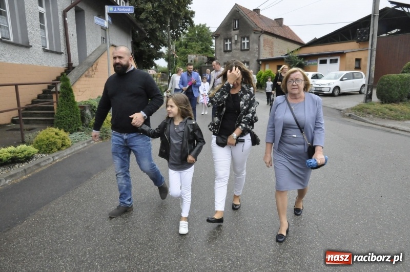 Zdjęcie w galerii na portalu naszraciborz.pl: Dożynki w Żerdzinach. Po proboszcza wysłali bryczkę do Cyprzanowa wiadomości z regionu