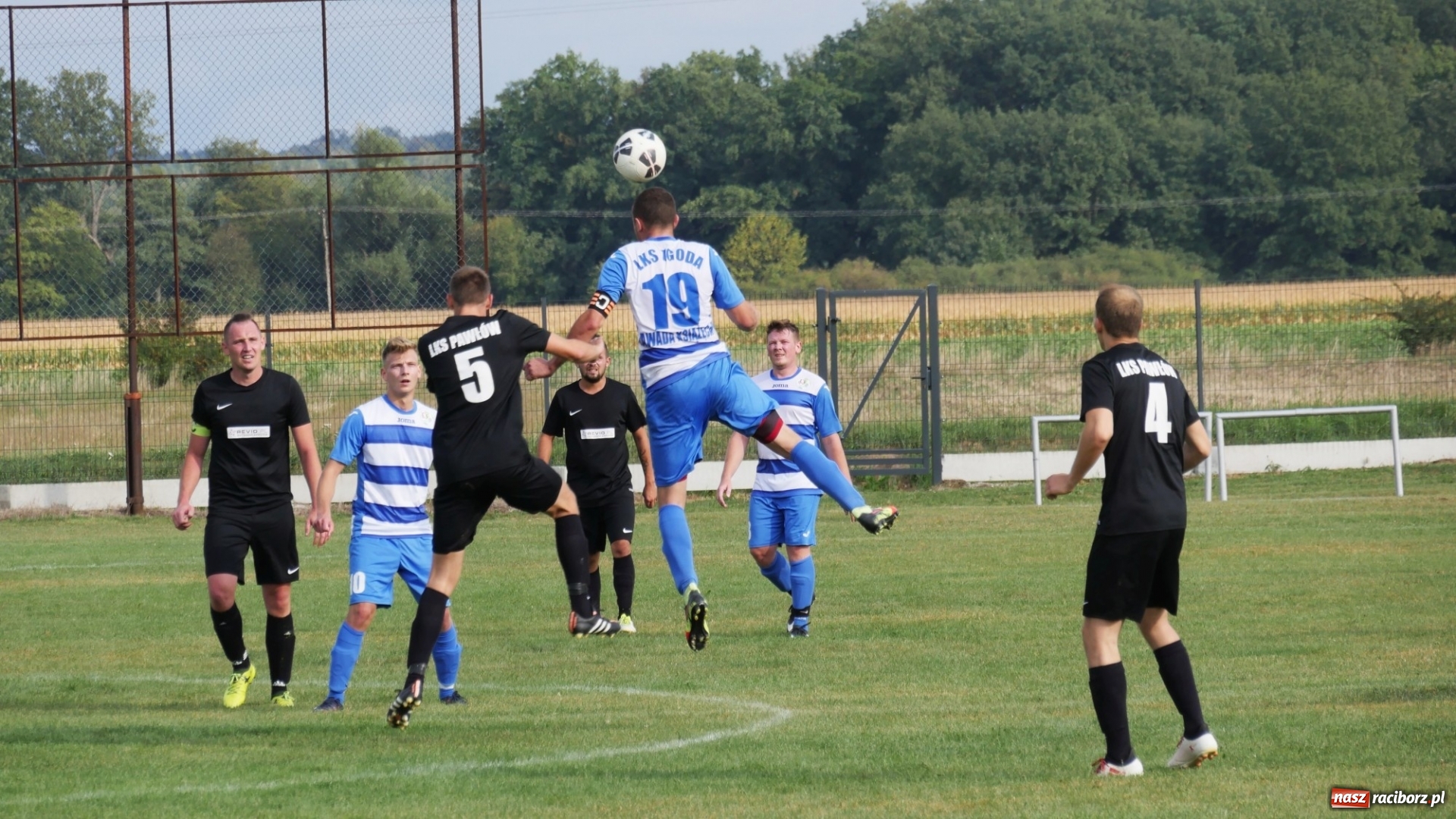 Zdjęcie w galerii na portalu naszraciborz.pl: Zawada Książęca pokonała Pawłów. Pierwsze punkty Zgody wiadomości z regionu