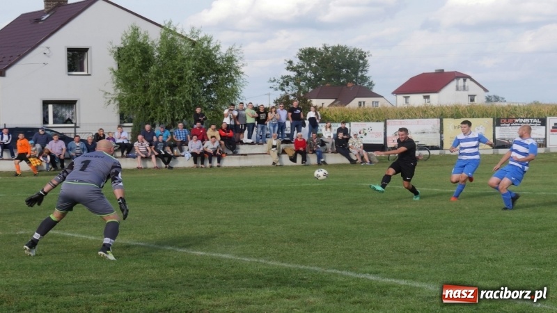 Zdjęcie w galerii na portalu naszraciborz.pl: Zawada Książęca pokonała Pawłów. Pierwsze punkty Zgody wiadomości z regionu