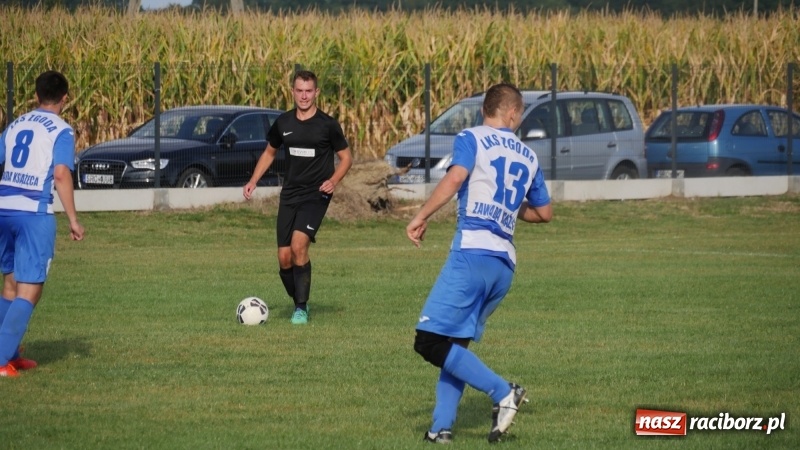 Zdjęcie w galerii na portalu naszraciborz.pl: Zawada Książęca pokonała Pawłów. Pierwsze punkty Zgody wiadomości z regionu