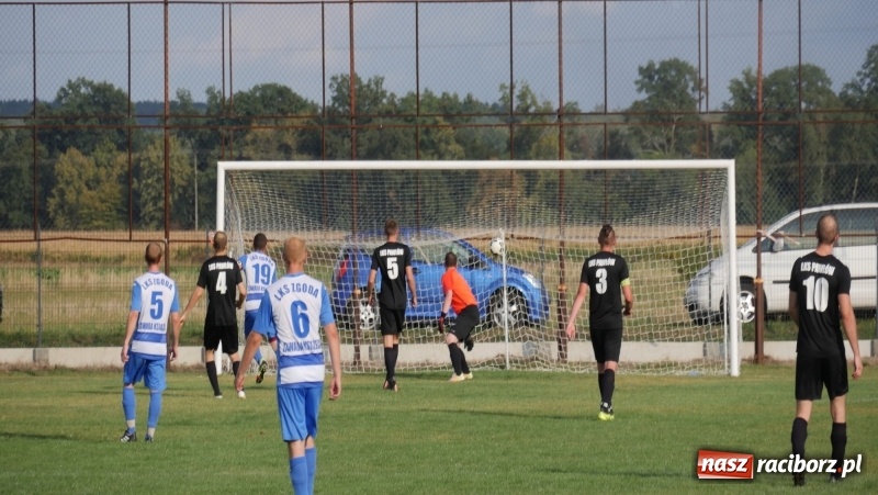 Zdjęcie w galerii na portalu naszraciborz.pl: Zawada Książęca pokonała Pawłów. Pierwsze punkty Zgody wiadomości z regionu