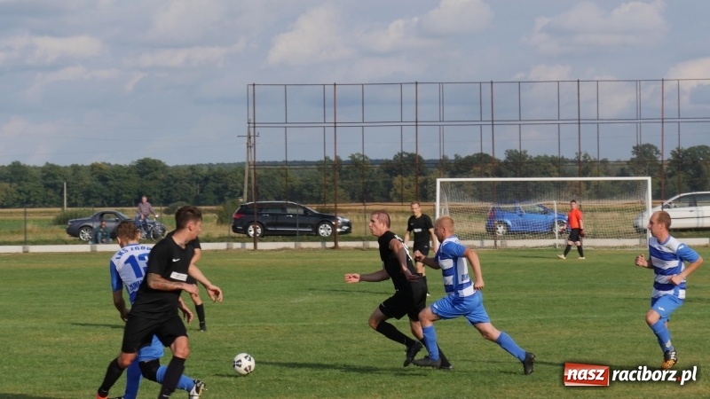Zdjęcie w galerii na portalu naszraciborz.pl: Zawada Książęca pokonała Pawłów. Pierwsze punkty Zgody wiadomości z regionu