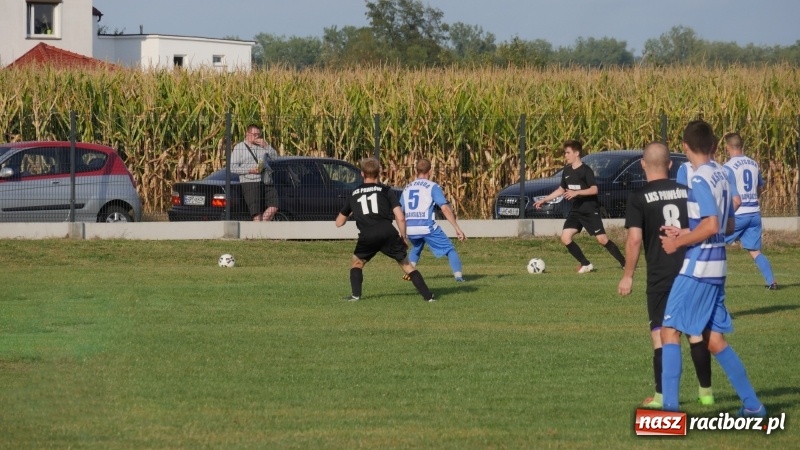 Zdjęcie w galerii na portalu naszraciborz.pl: Zawada Książęca pokonała Pawłów. Pierwsze punkty Zgody wiadomości z regionu