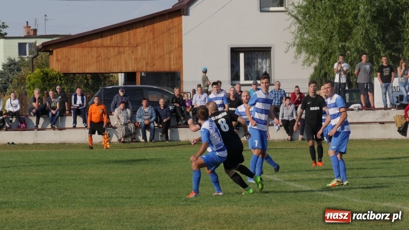 Zdjęcie w galerii na portalu naszraciborz.pl: Zawada Książęca pokonała Pawłów. Pierwsze punkty Zgody wiadomości z regionu