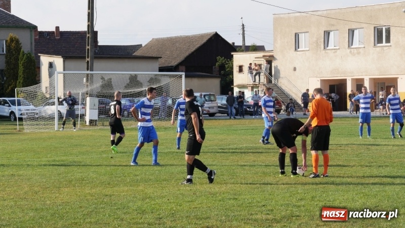 Zdjęcie w galerii na portalu naszraciborz.pl: Zawada Książęca pokonała Pawłów. Pierwsze punkty Zgody wiadomości z regionu