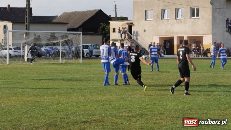 Zdjęcie w galerii na portalu naszraciborz.pl: Zawada Książęca pokonała Pawłów. Pierwsze punkty Zgody wiadomości z regionu